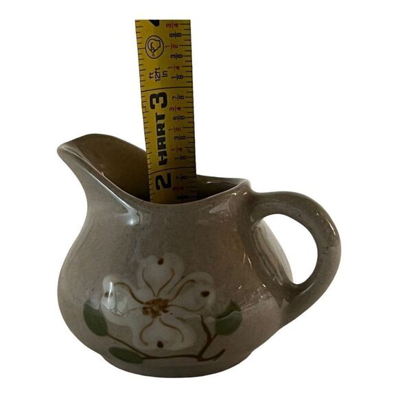 Pigeon Forge Pottery Dogwood Pattern Creamer Pitcher 5 1/2” Mini Pitcher Vintage - Picture 6 of 6